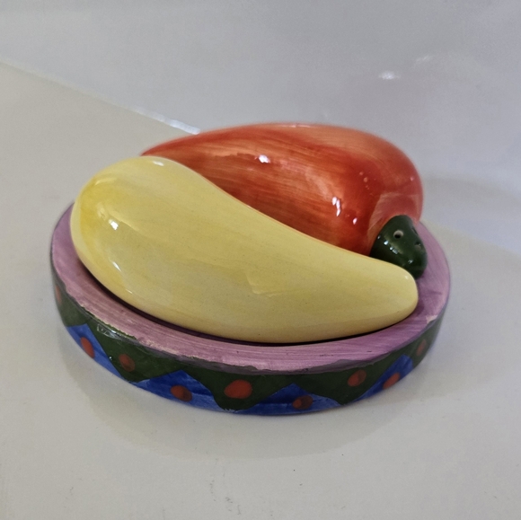 Chili Pepper Shape Salt and Pepper Shaker Set Yellow Red Ceramic - Picture 3 of 7